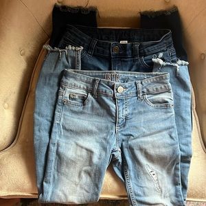 2 Pairs of Girls Justice Skinny Jeans 👖 Dark Blue and Light Blue Size 12